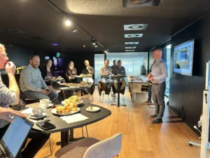 Gérald Trokart anime une table ronde sur l'IA